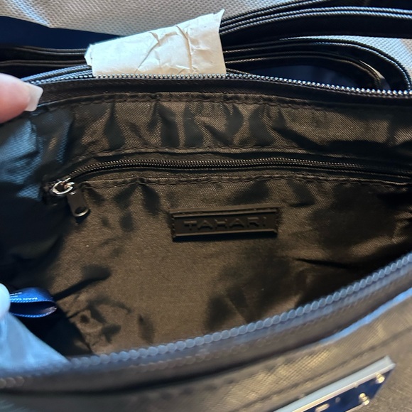 🟢 TAHARI • Black Cross Over Bag • Small - Picture 6 of 11